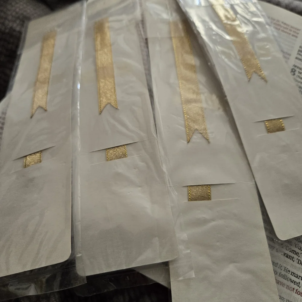 Gold-Plated Christian Bookmarks four faith-inspiring designs. - Picture 8 of 8